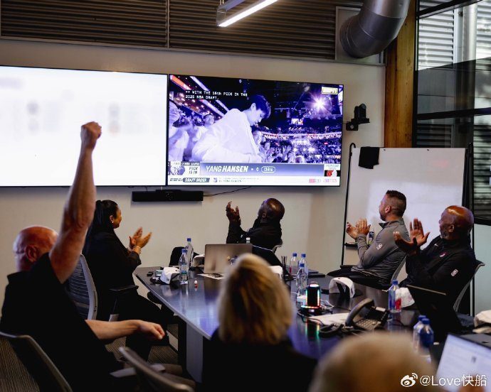 包含冲刺阶段波特兰开拓者迎来里程碑：世预赛节点到来，话题不断，团队化学反应显著的词条