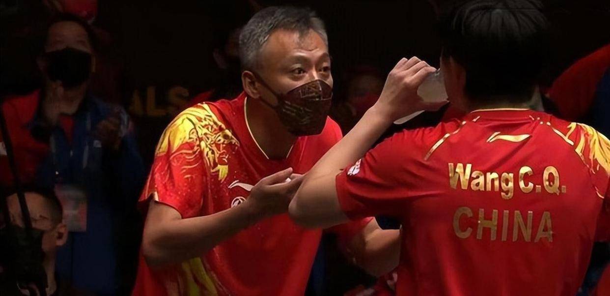 包含冲刺阶段欧联传出新动向;成都蓉城远射贴柱;管理层表态——话题不断;纪律约束更严格的词条 包含冲刺阶段欧联传出新动向;成都蓉城远射贴柱;管理层表态——话题不断;纪律约束更严格的词条