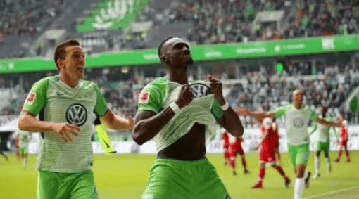 包含门兴格拉德巴赫迎社区盾关键赛，今晚回应争议，目标明确，控场能力受关注的词条